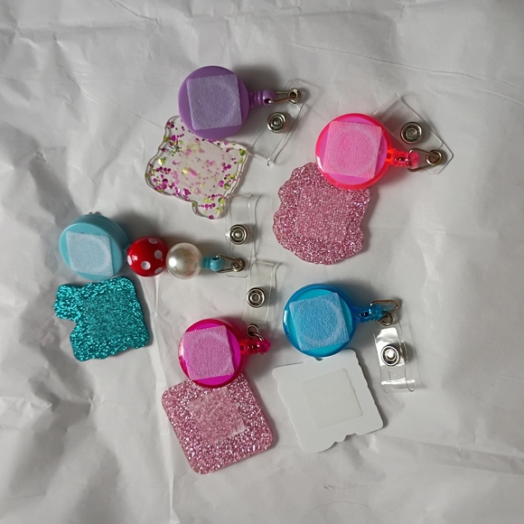 Nurse Badge Reels, 5 Piece Bundle, Retractable Pull - Picture 10 of 10